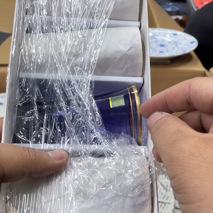 杯T****n瓷片哈哈哈哈哈