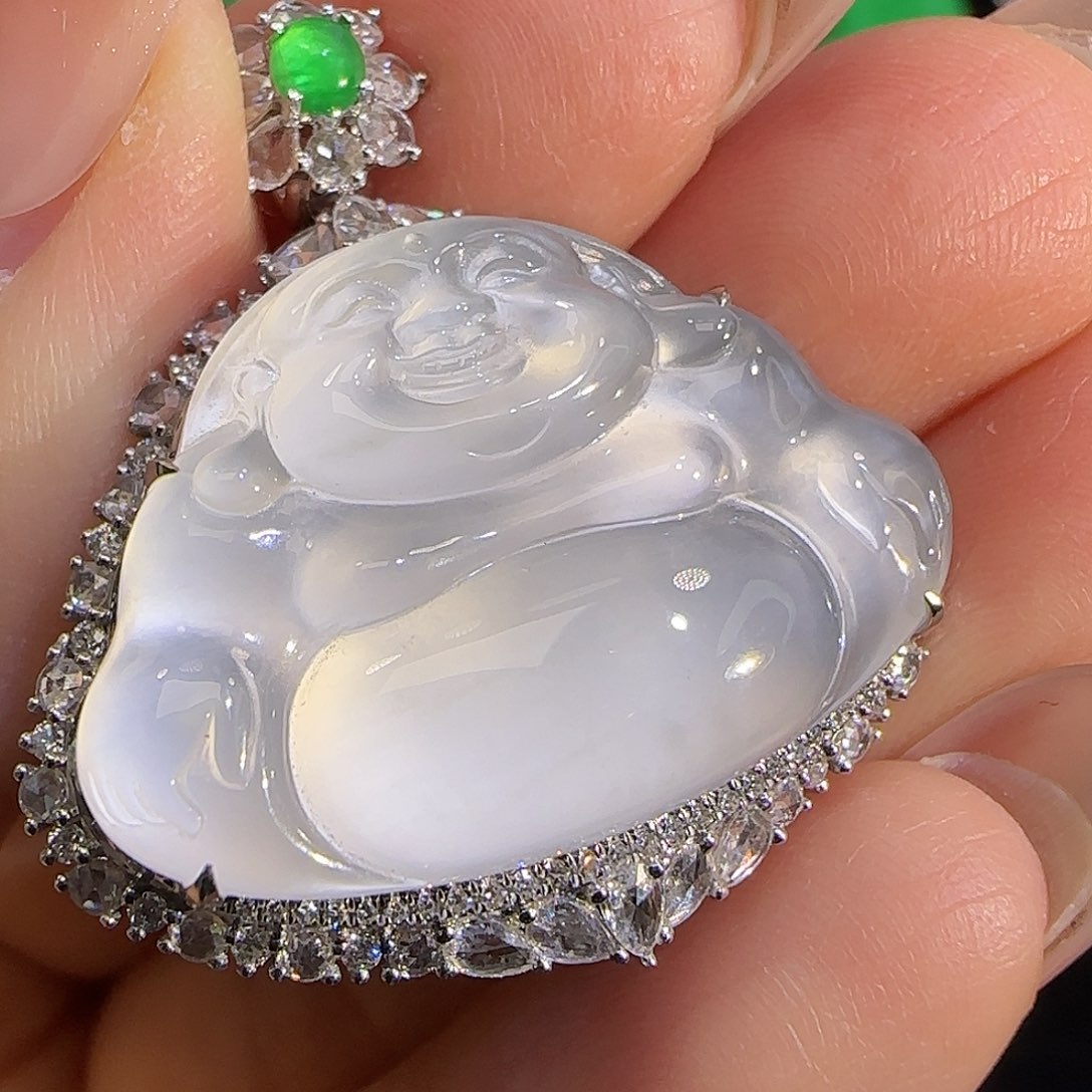 翡翠颈饰18K金镶嵌。