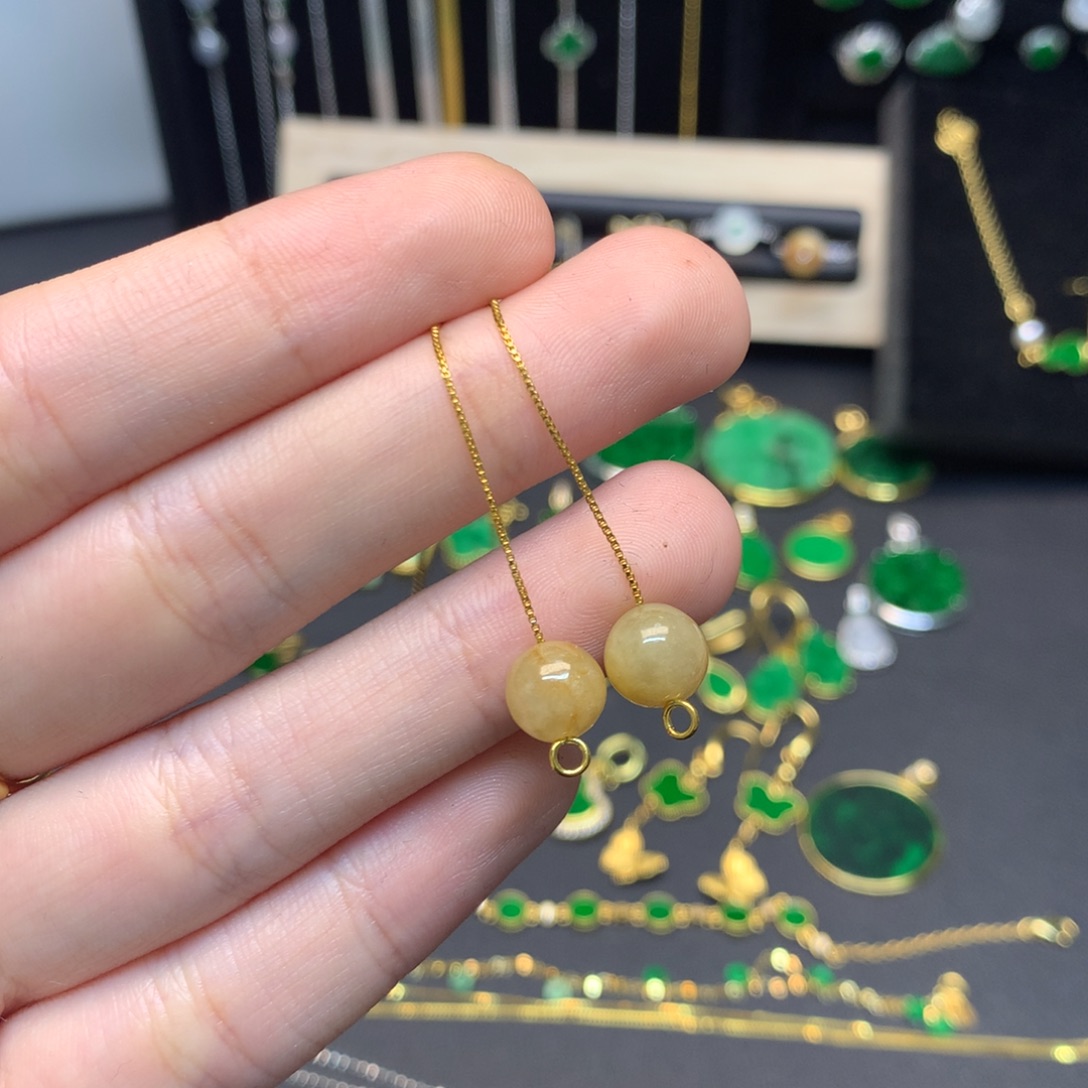 翡翠未镶嵌耳饰有纹裂