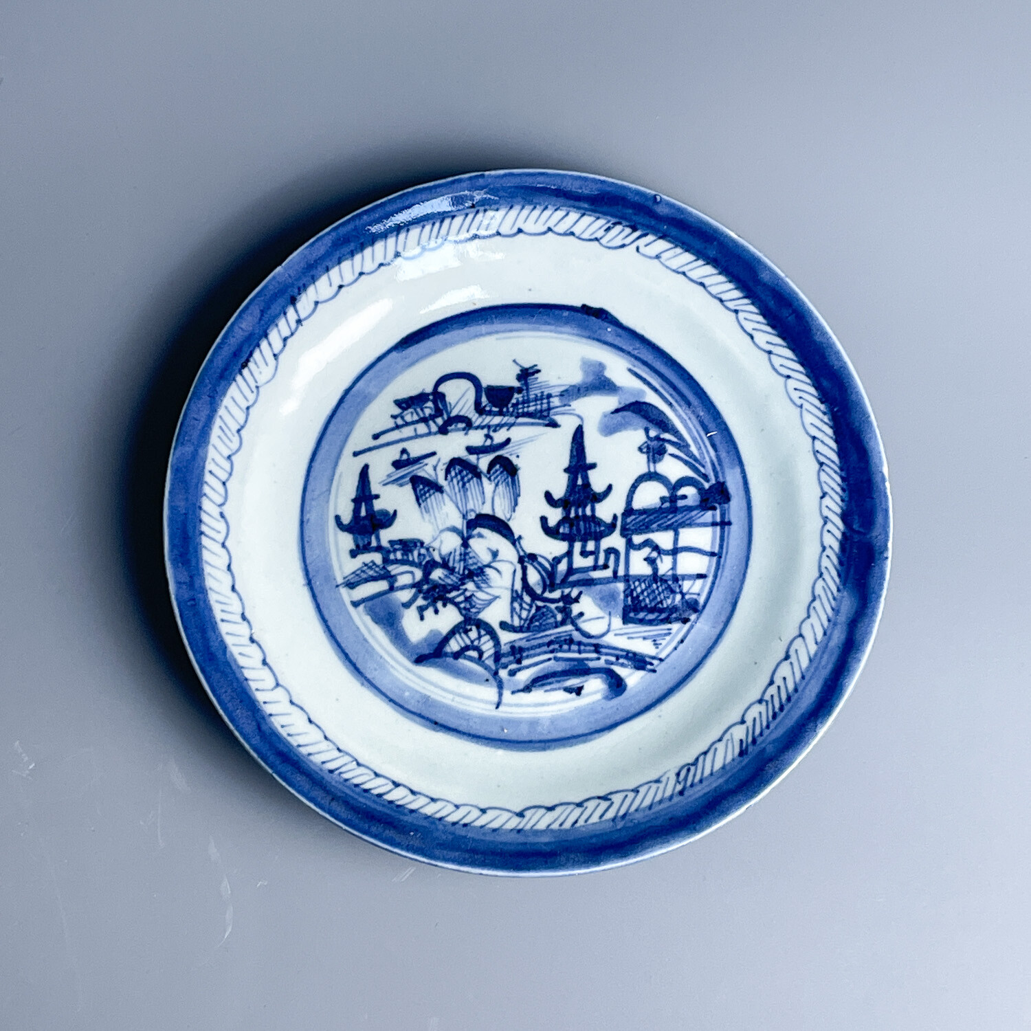 M25J8001D86 - 清道光青花山水纹盘