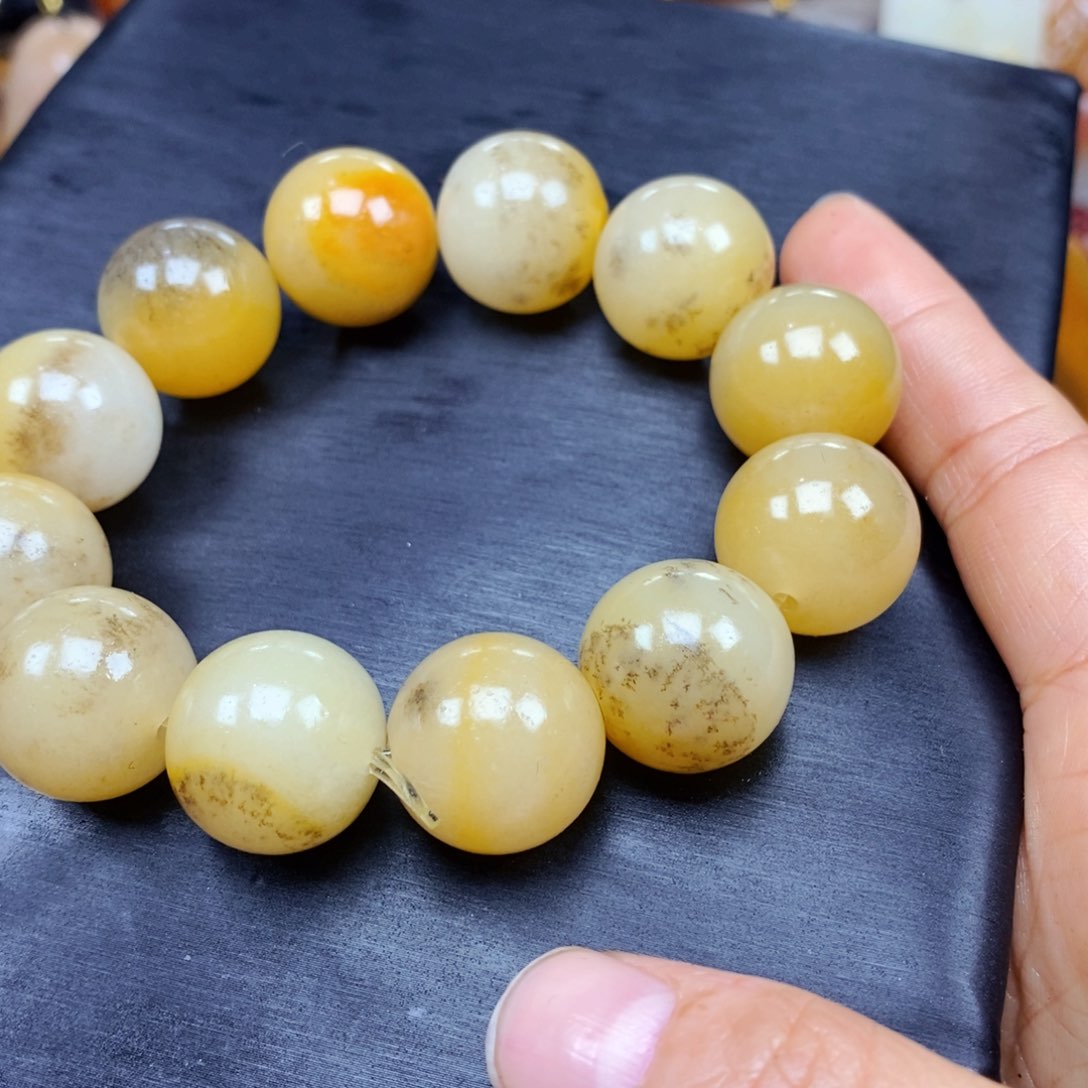 石英质玉（黄龙玉）颈饰未镶嵌