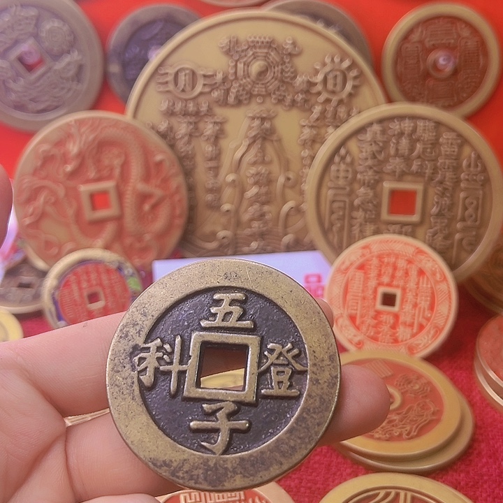 精品高货花钱护您万周全（现代工艺品