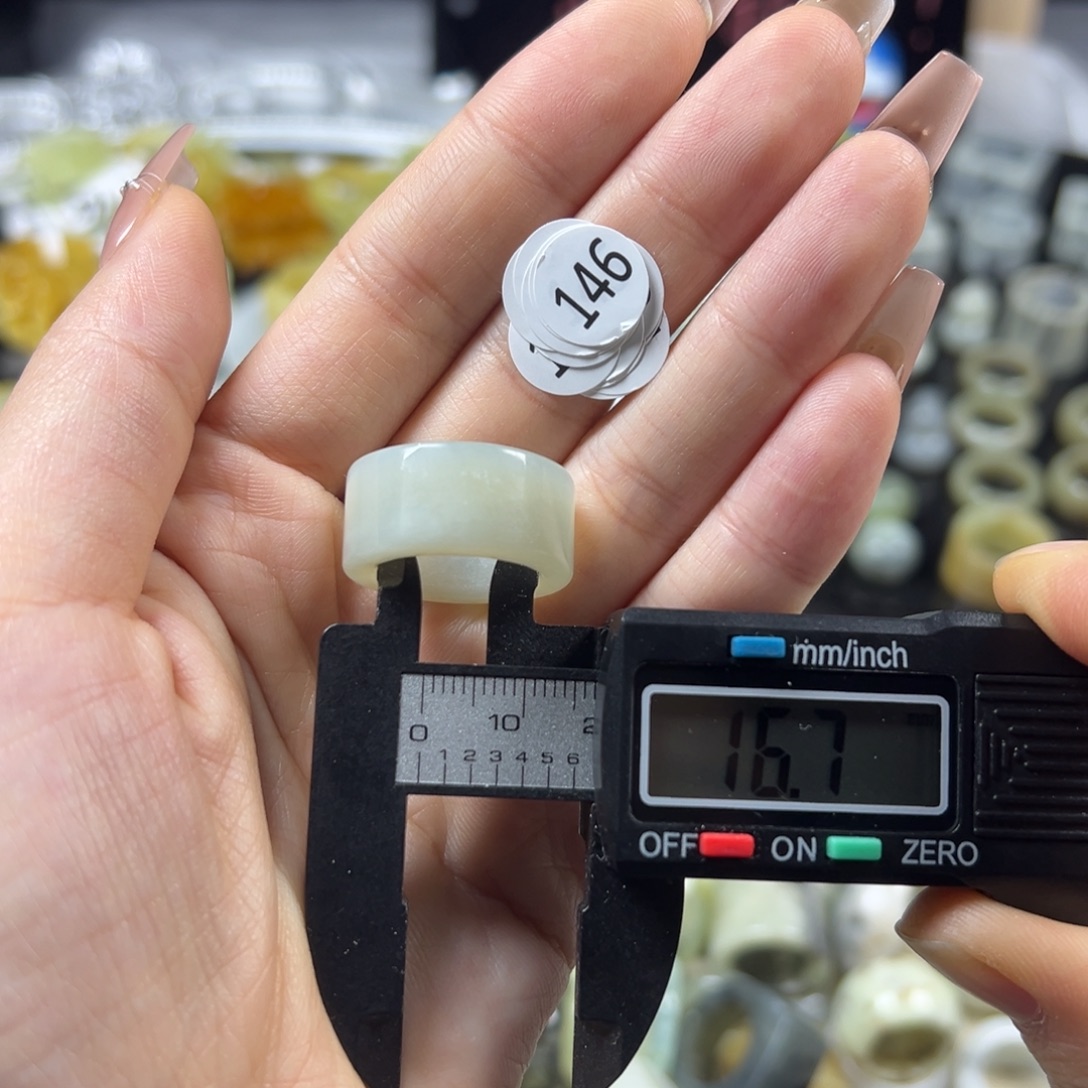 蛇纹石玉未镶嵌戒指