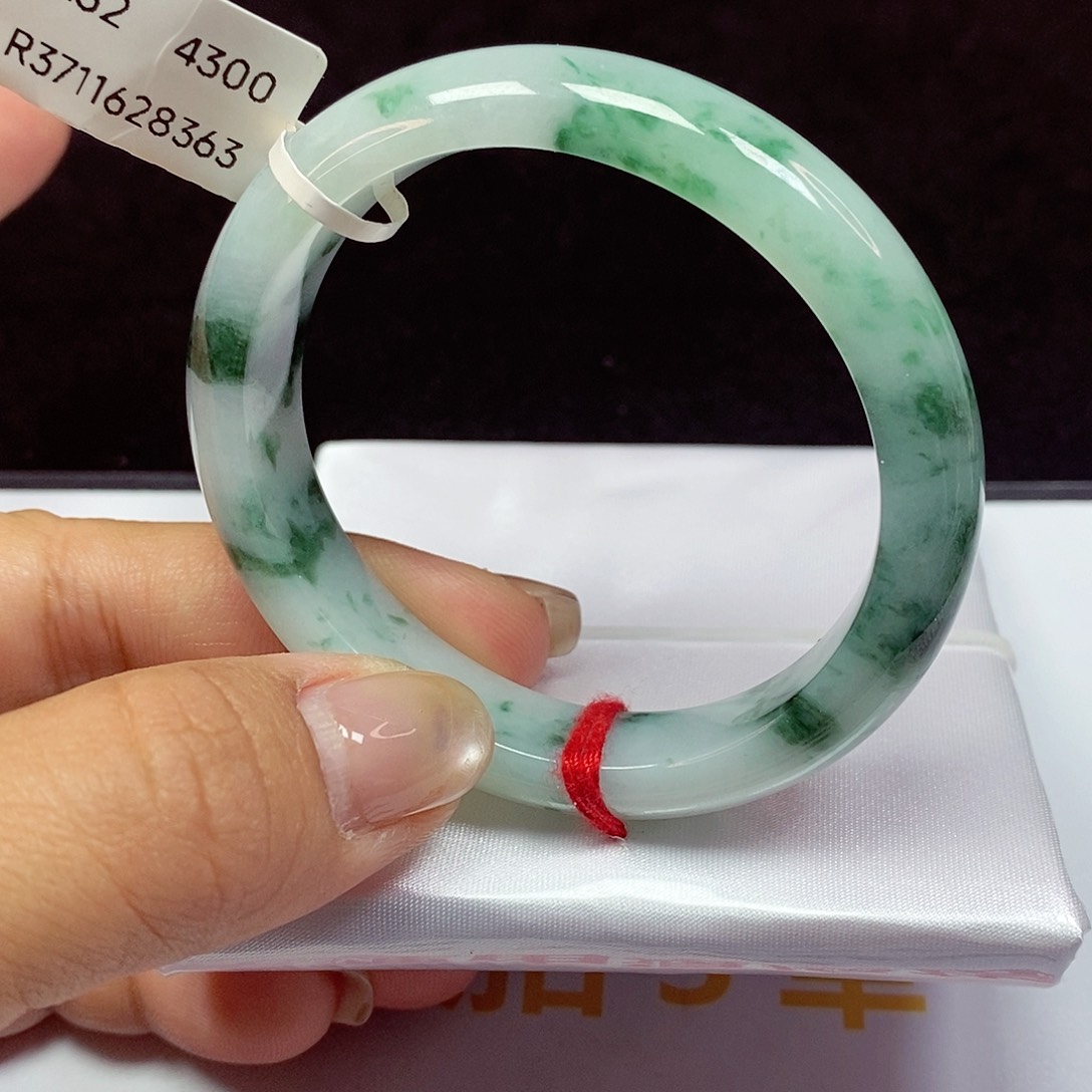 翡翠手镯未镶嵌翡翠手镯52圈