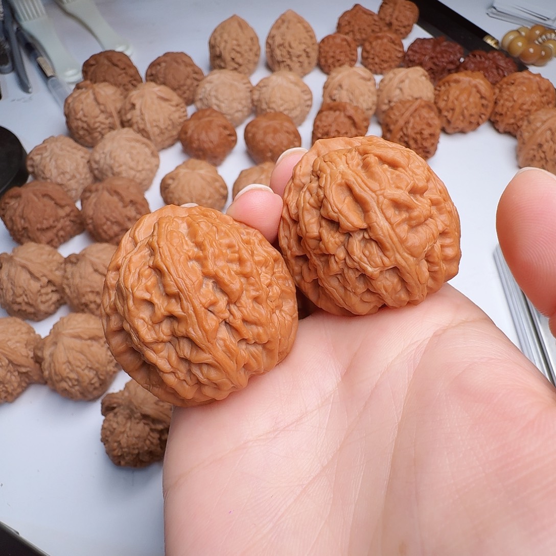 吊坠桃核红锦鲤子