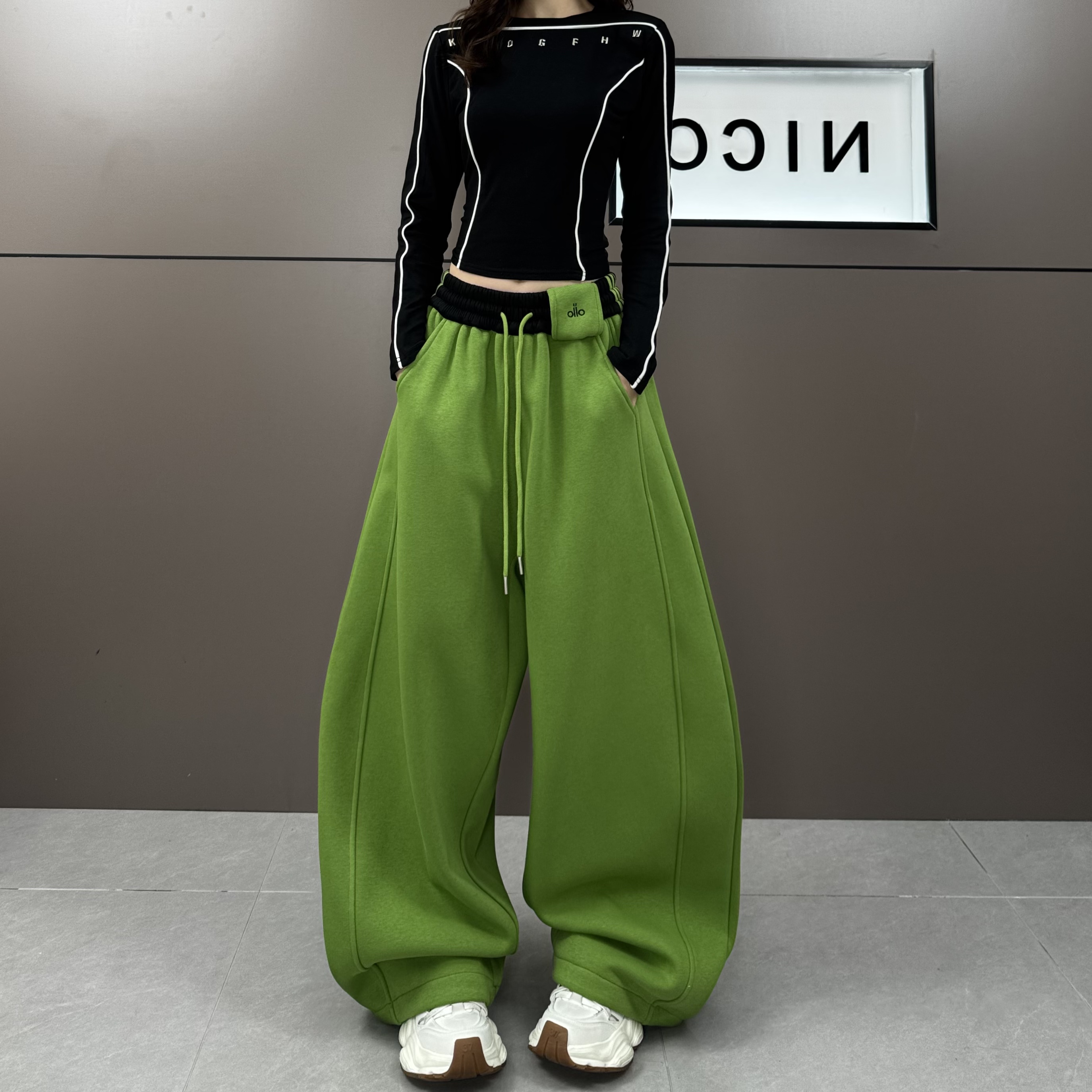2025年加厚新品拼色腰头立体剪裁宽松阔腿休闲拖地裤