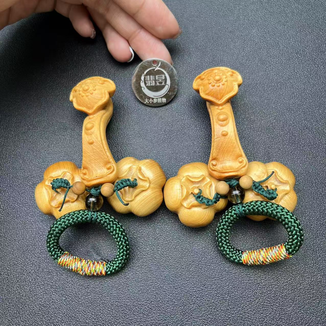 36629T02-3B22-崖柏如意把件-多样性/发一件