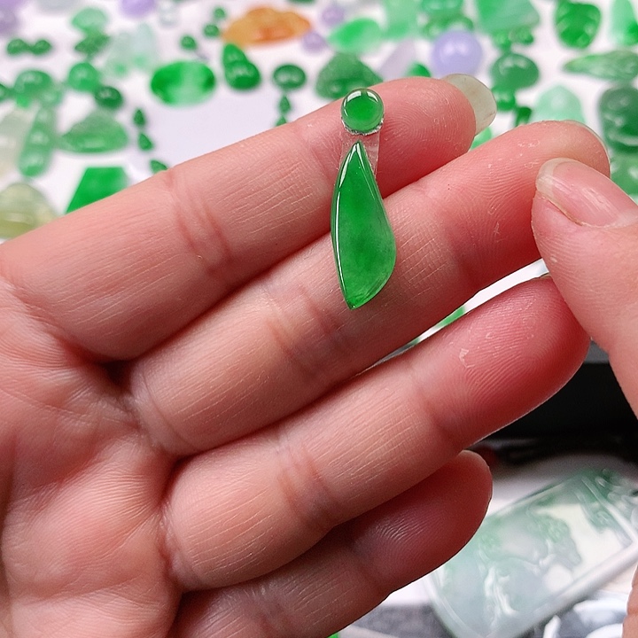 翡翠颈饰未镶嵌翡翠