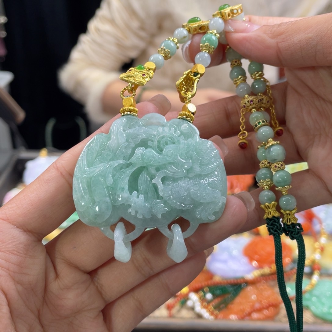 翡翠颈饰未镶嵌代编织