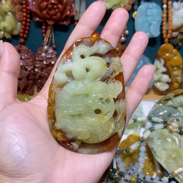 *****蛇纹石玉未镶嵌颈饰