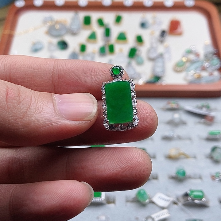 翡翠银S925镶嵌颈饰