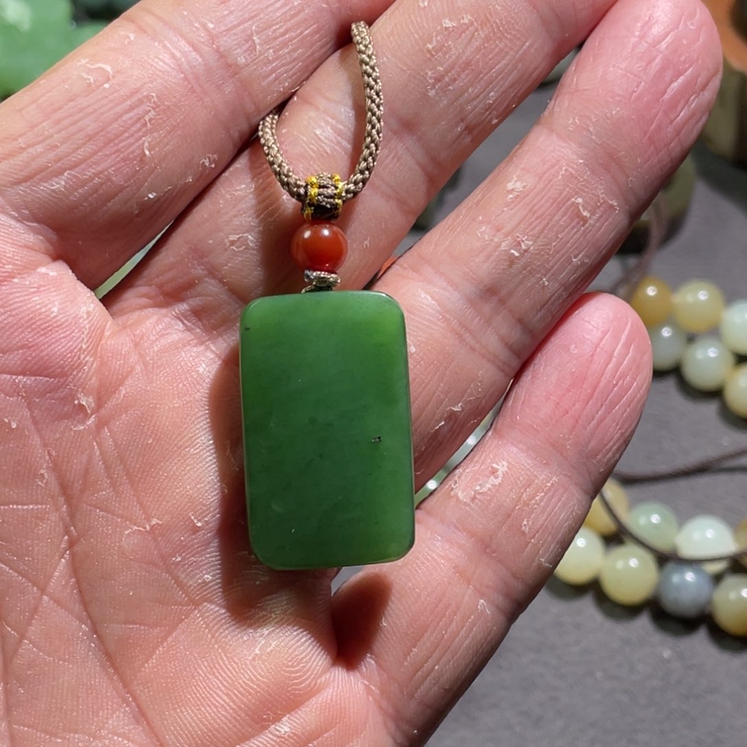 颈饰未镶嵌和田玉八*