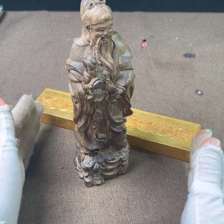 精品摆件工艺品等