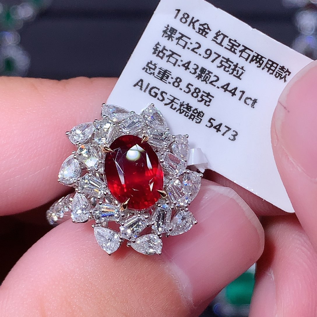红宝石18K金镶嵌戒指