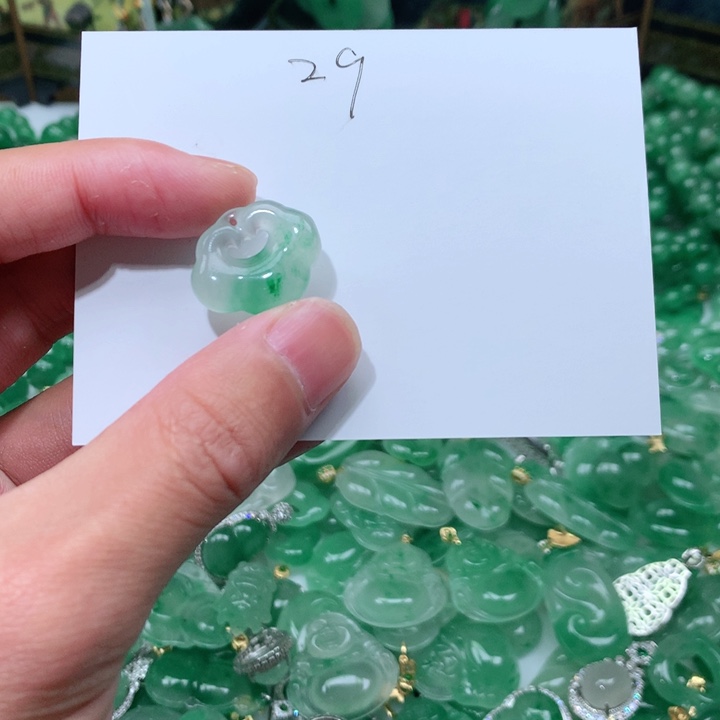 石英质玉颈饰未镶嵌