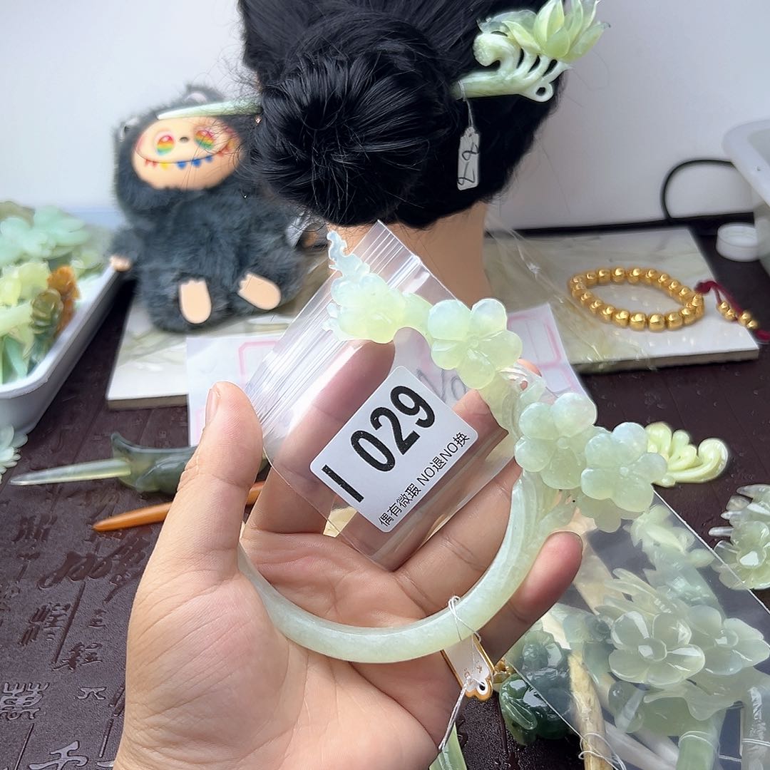 合金蛇纹石玉发饰猫*