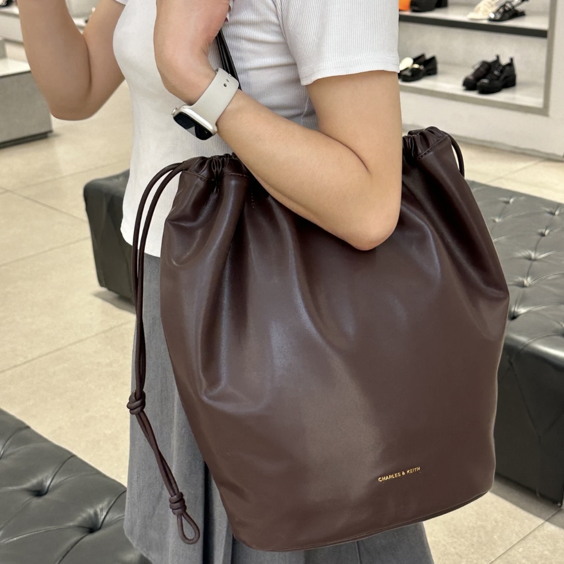 30151388巧克力色XL女包