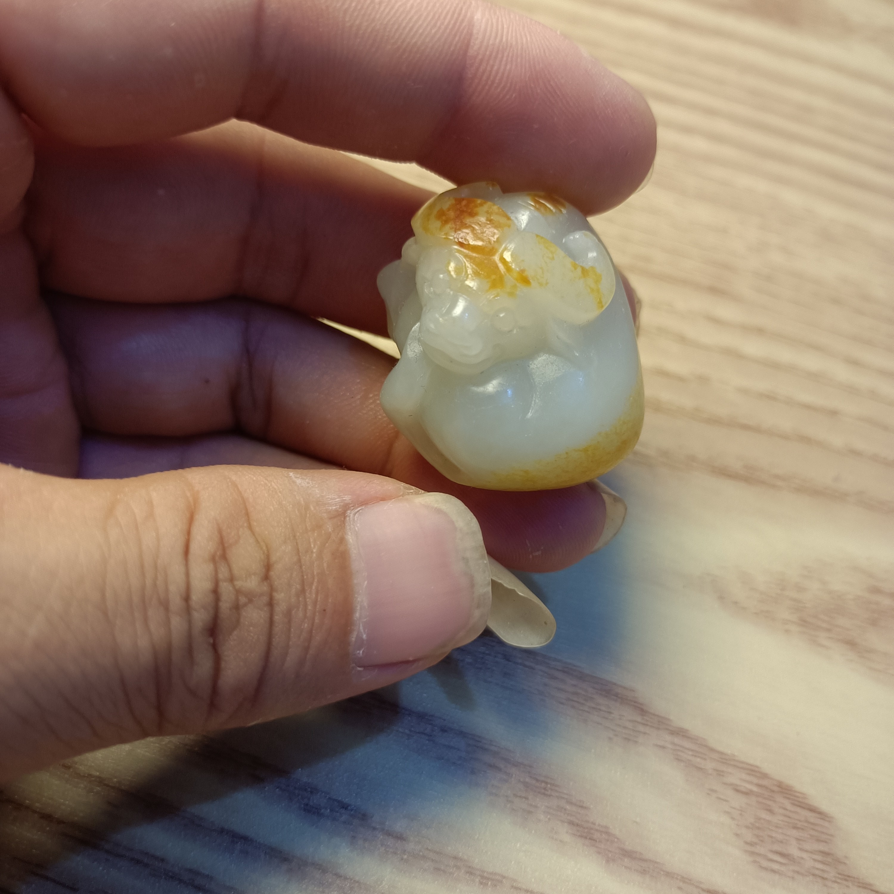 和田玉精雕牛气冲天