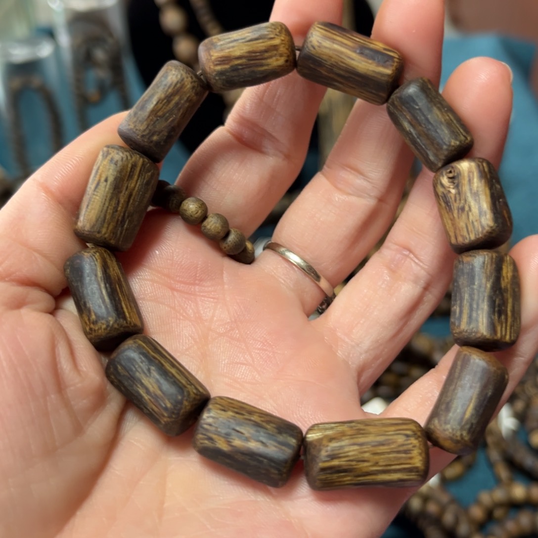 沉香手串红骨凹身卡1.1-13克多样性发货一条