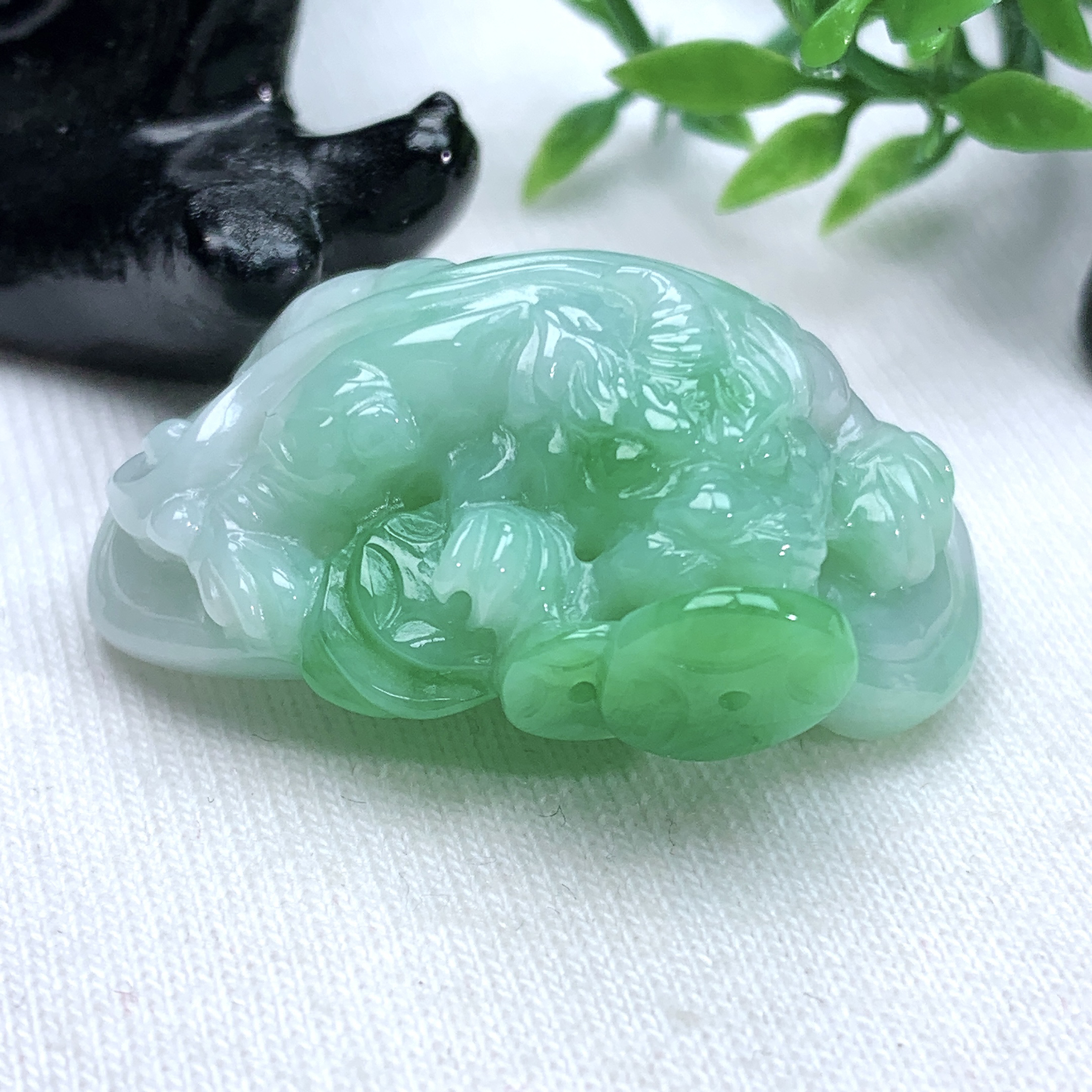 天然缅甸翡翠A货飘绿阴阳眼霸王貔貅手牌33.3−19.3−9.5mm