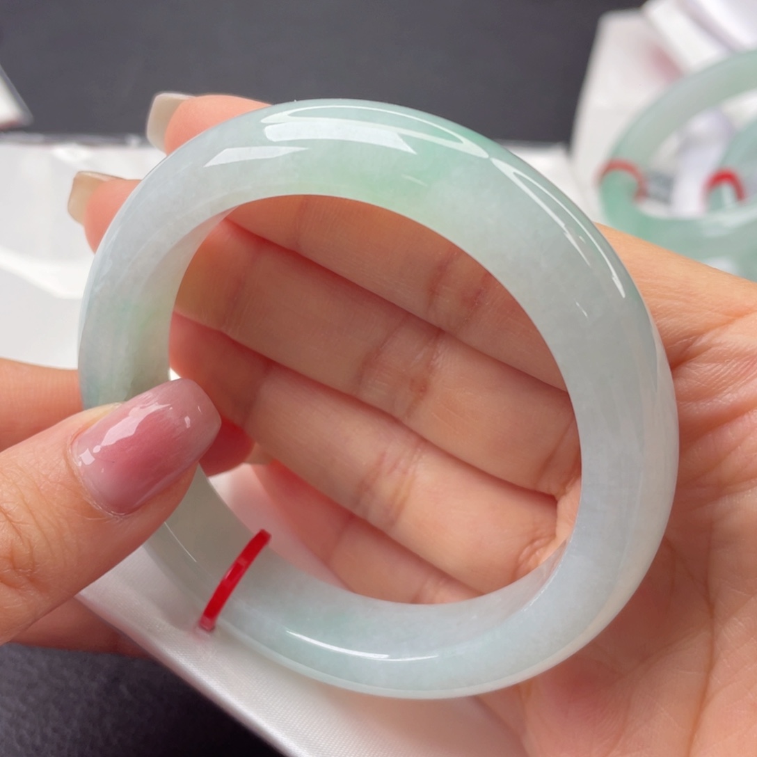 翡翠未镶嵌手镯55.2圈