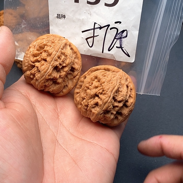 文玩核桃吊坠粗筋44尺159