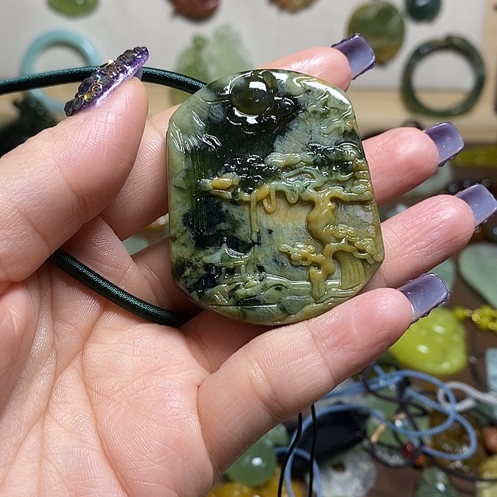 蛇纹石玉吊坠未镶嵌