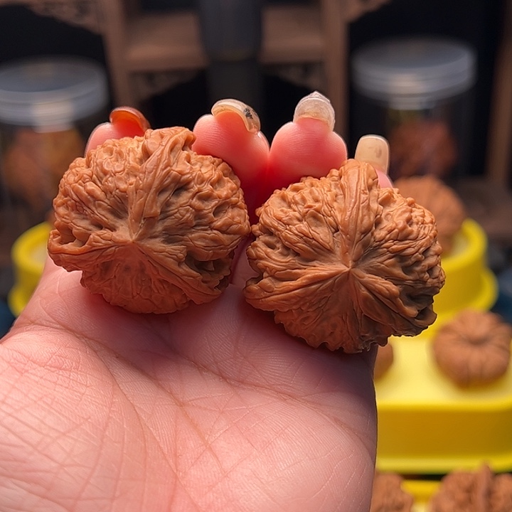 文玩核桃吊坠凤凰台三棱 全品