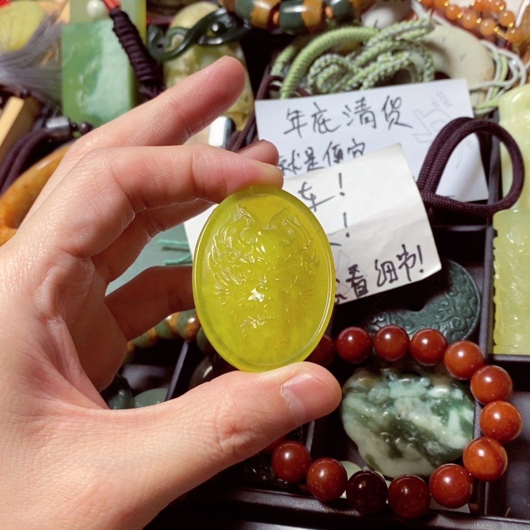 蛇纹石玉颈饰未镶嵌