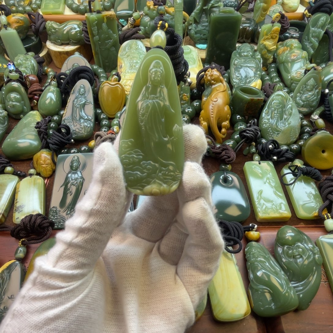 狼***Z岫岩河磨玉（透闪石质玉）未镶嵌颈饰