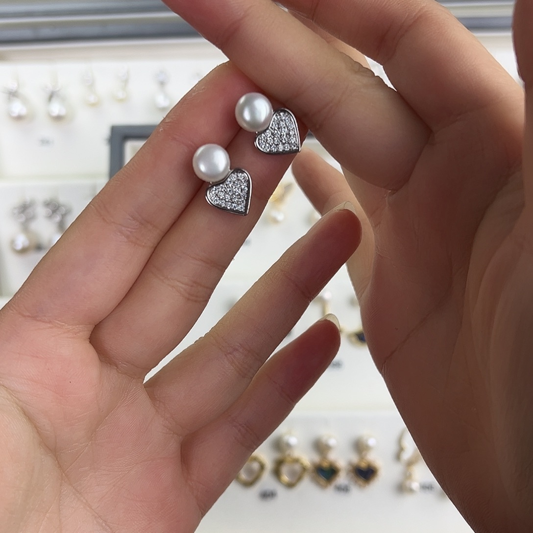 淡水珍珠银S925镶嵌耳饰