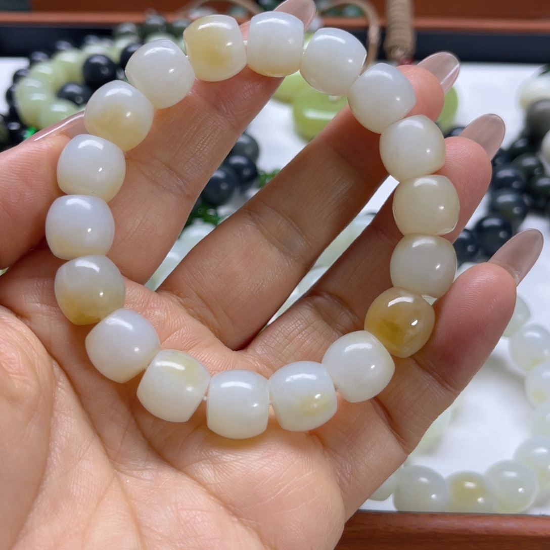 未镶嵌手链和田玉啊