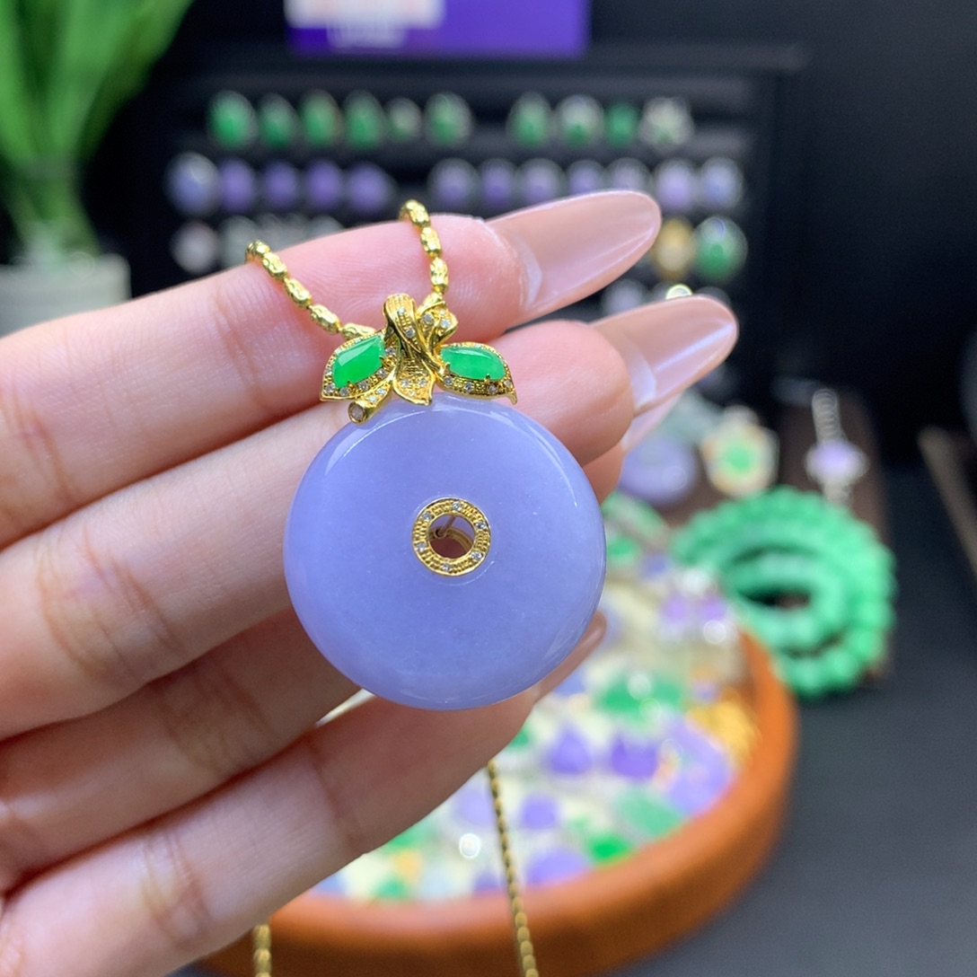 翡翠18K金镶嵌颈饰