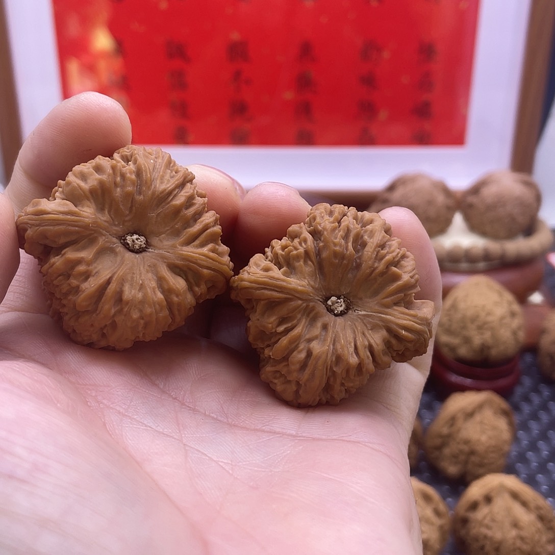 文玩核桃把件繁**尽凹底南疆41