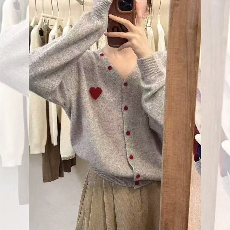 灰色V领爱心软糯长袖毛衣开衫女2025春秋新款韩版显瘦内搭针织衫