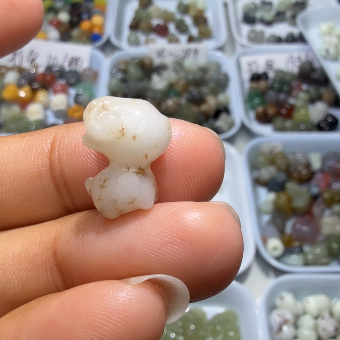 和田玉未镶嵌珠宝奇石