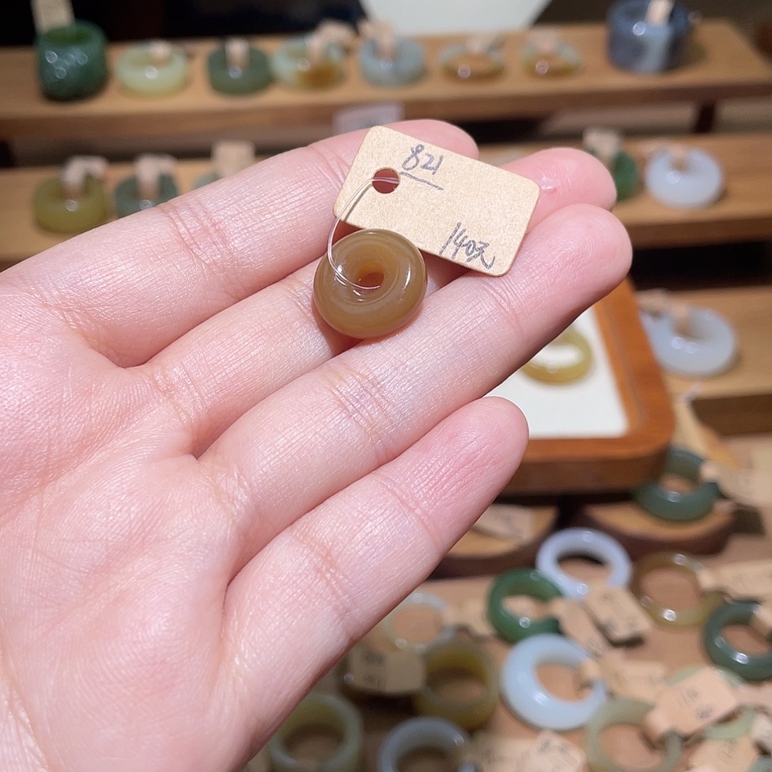 烟***.和田玉未镶嵌戒指821