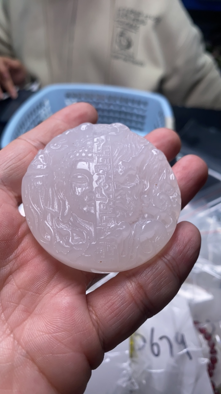 B686   血沉宝蜜一念神魔吊坠