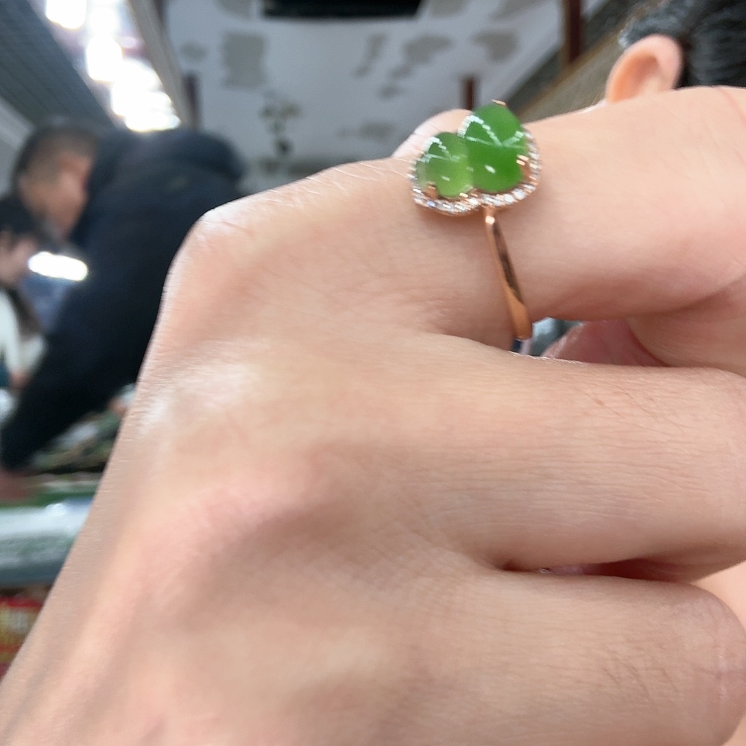 和田玉戒指18K金镶嵌