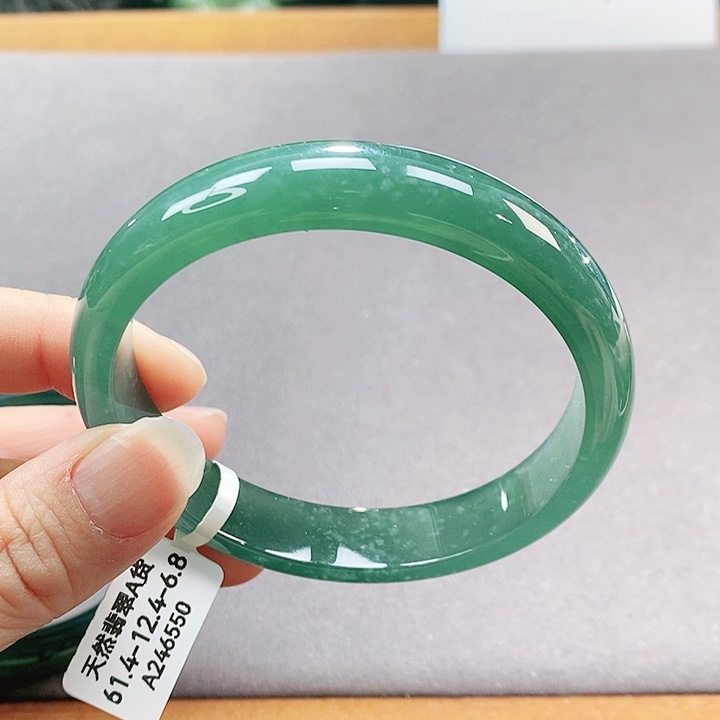 【闪购商品】翡翠手镯（圆镯）未镶嵌