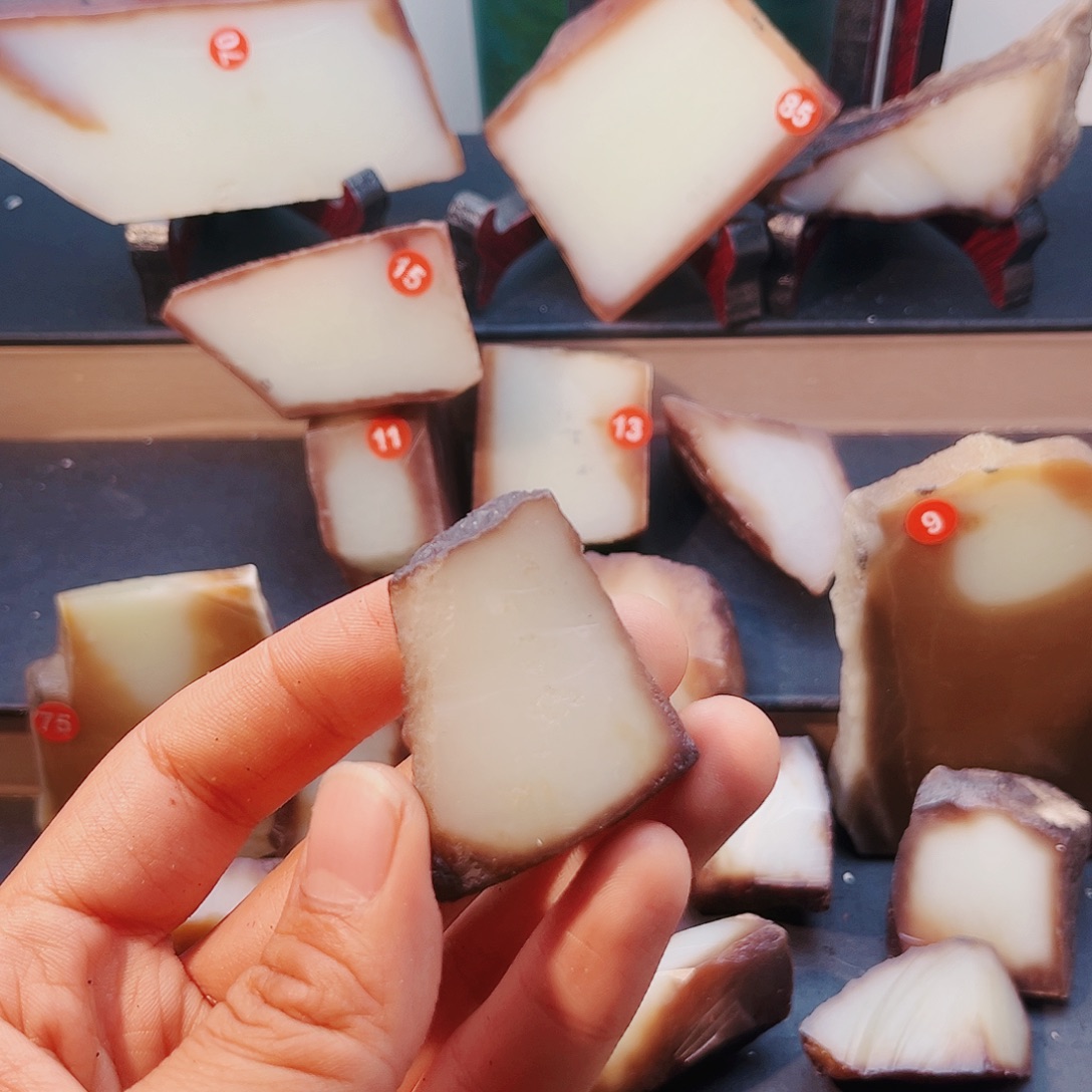 和田玉（糖玉）未镶嵌颈饰