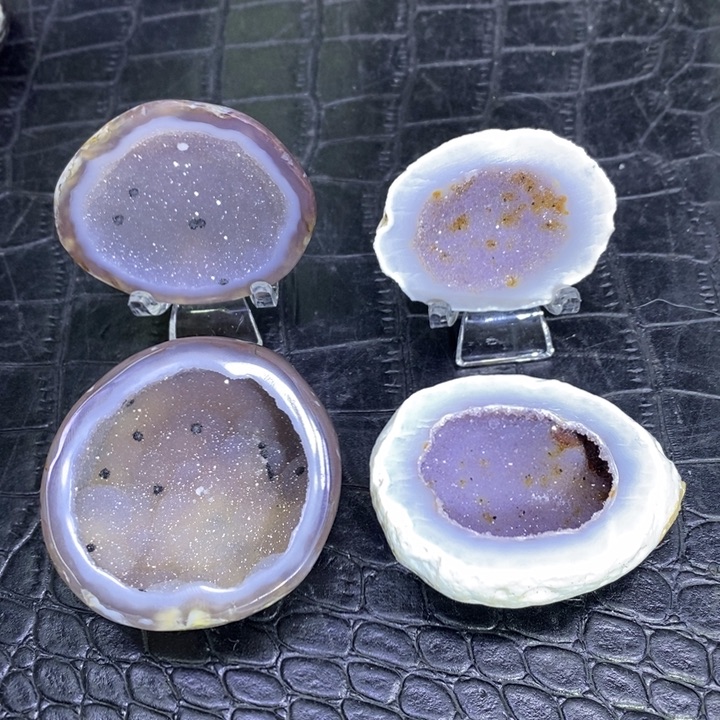 未镶嵌珠宝半成品紫晶糖***。两个盆