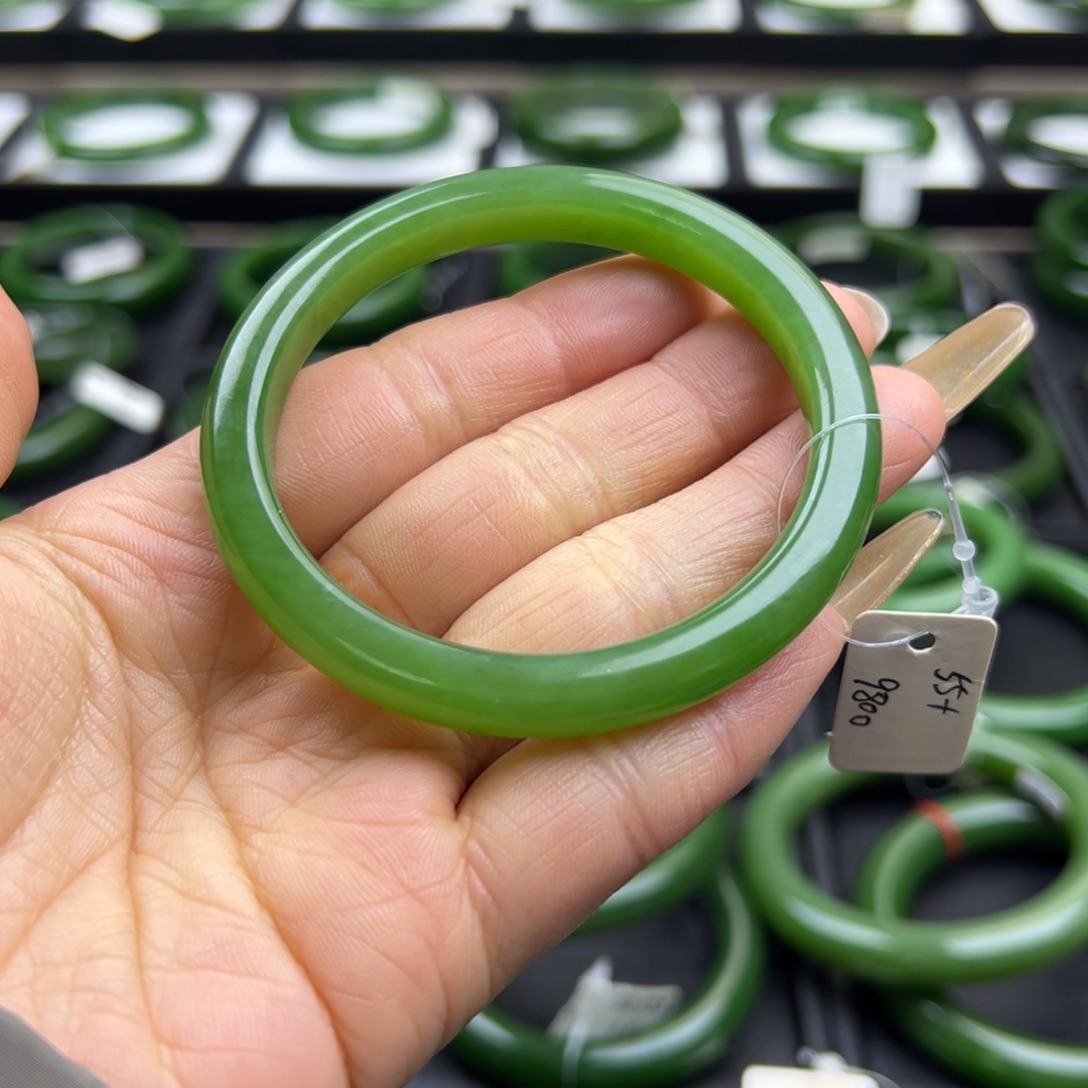 和田玉（碧玉）未镶嵌手镯