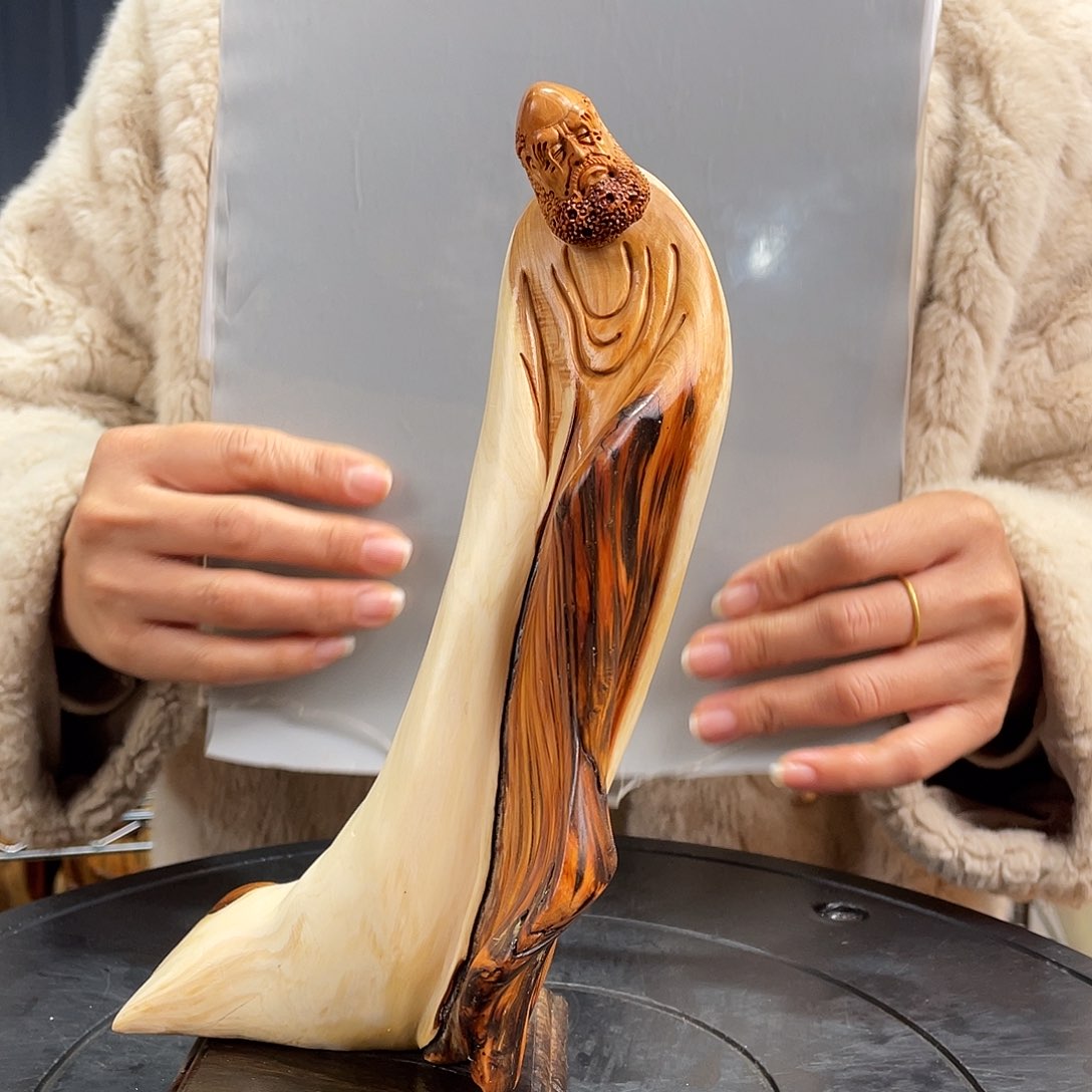 柏木（崖柏）随型艺术根雕