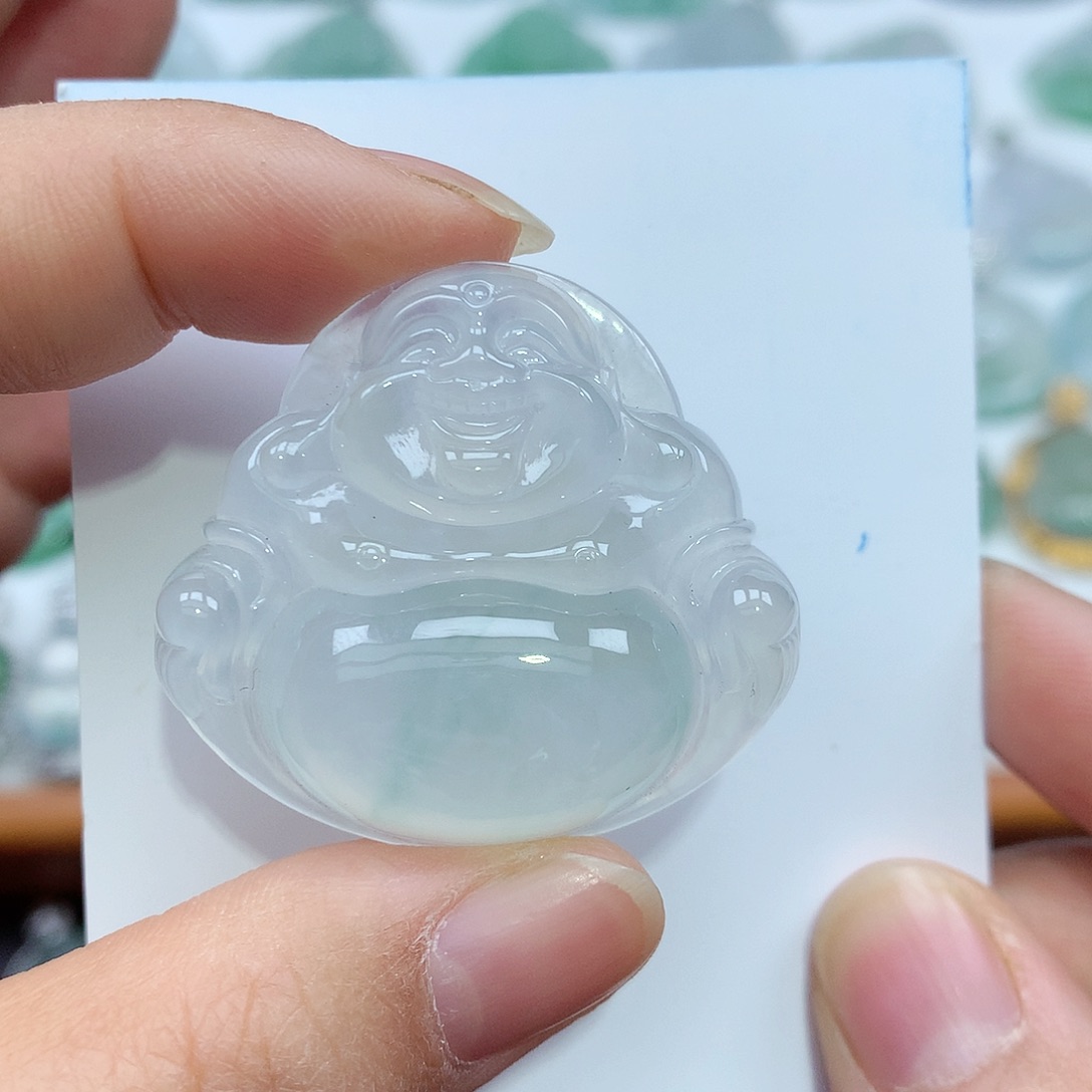 翡翠颈饰未镶嵌佛