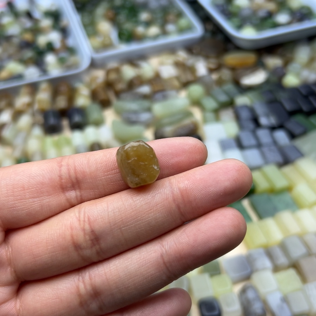 *****和田玉未镶嵌颈饰