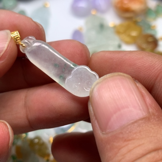 翡翠颈饰未镶嵌翡翠