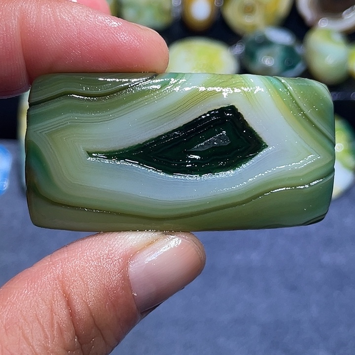 玛瑙/玉髓未镶嵌珠宝奇石