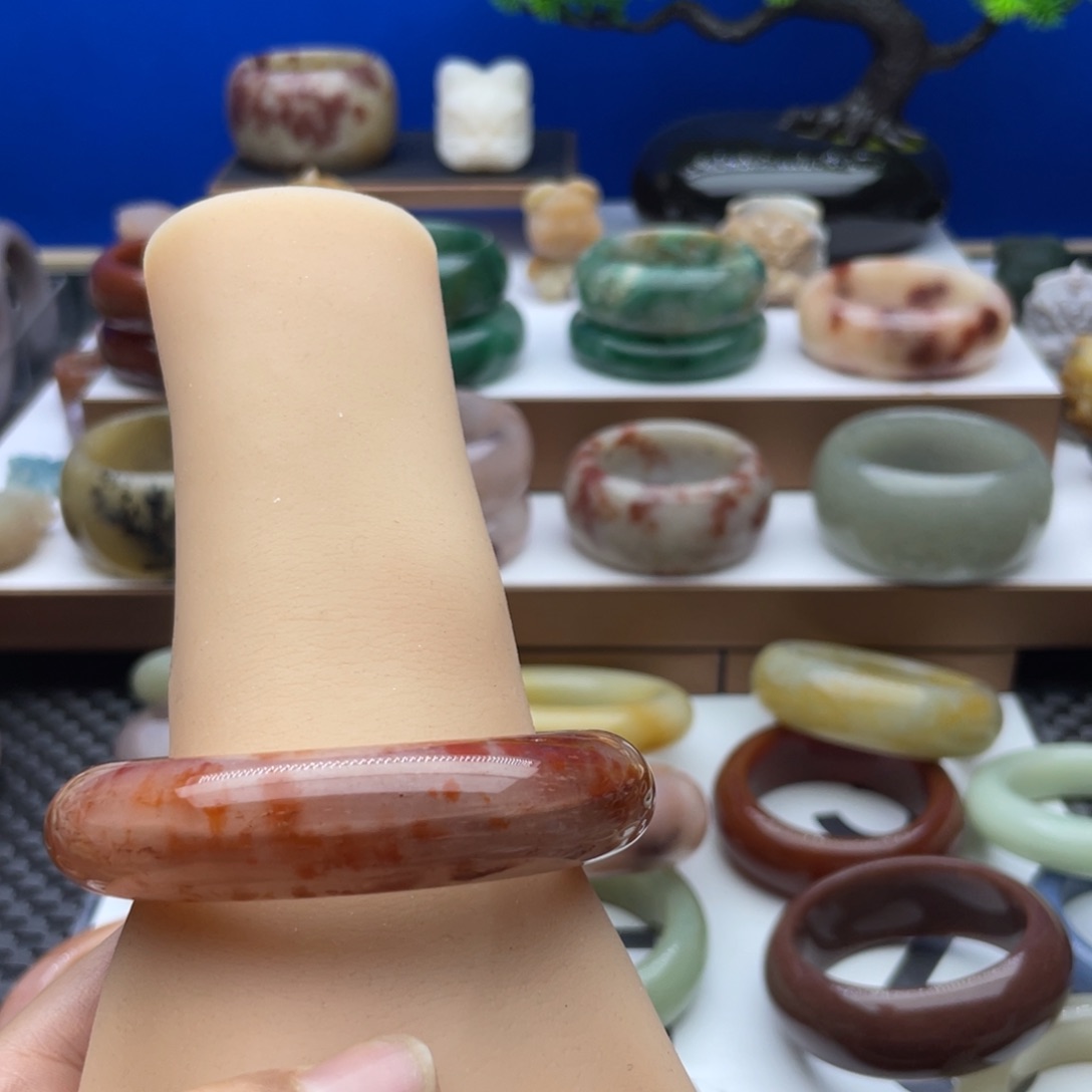 石英质玉手镯未镶嵌利**物