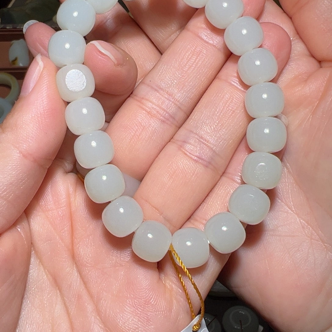 和田玉手串未镶嵌小**年